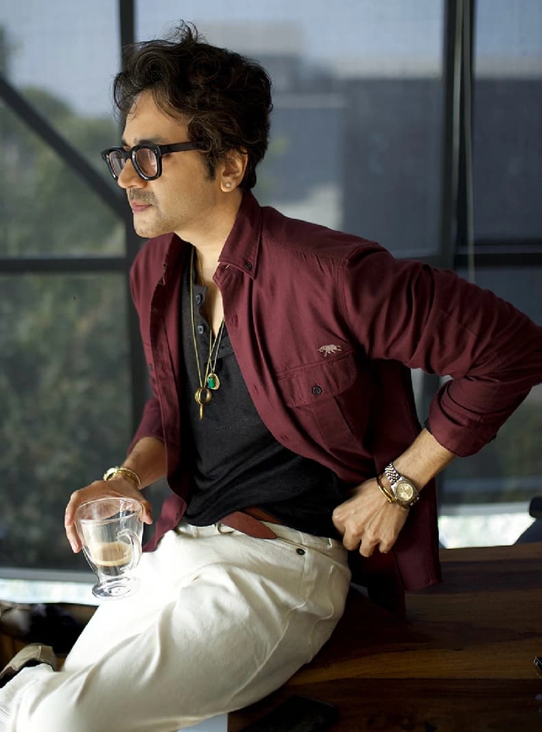 Men's Red Casual Solid Slim Fit Shirt