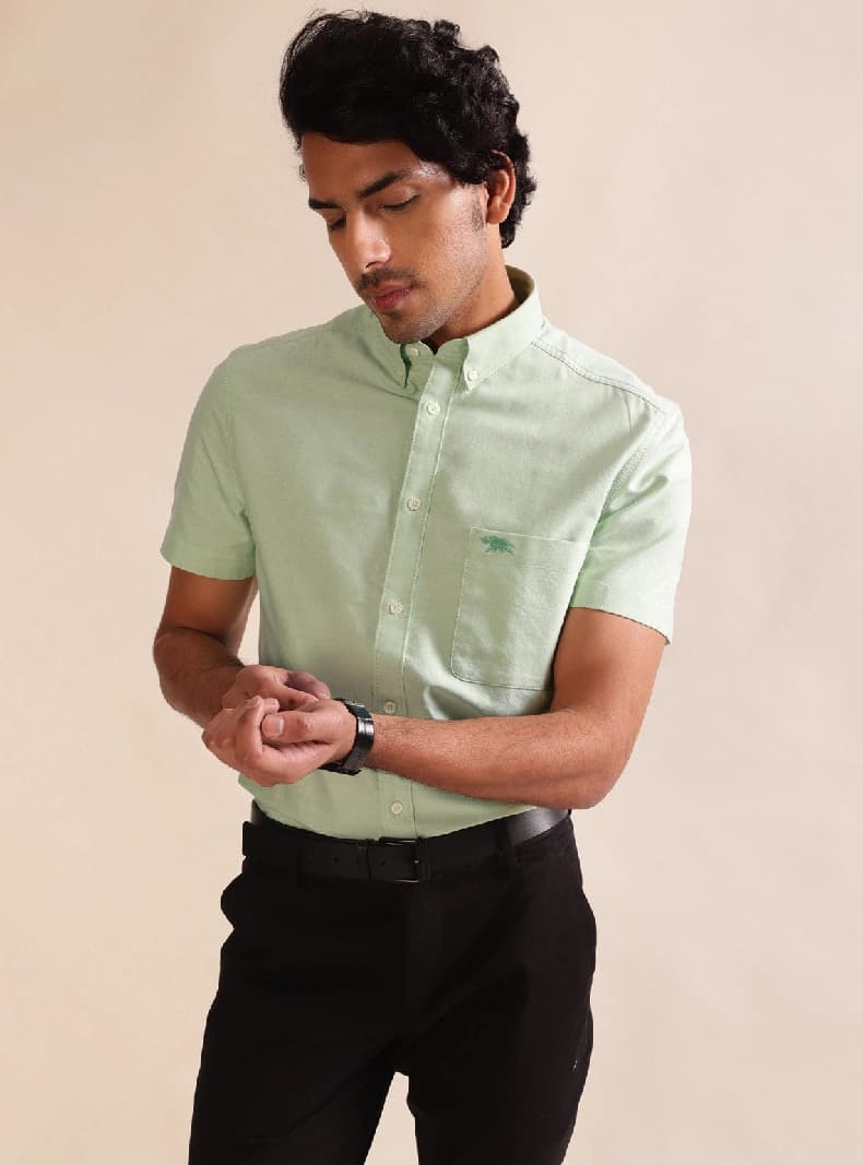 Men's Green Casual Solid Slim Fit Shirt