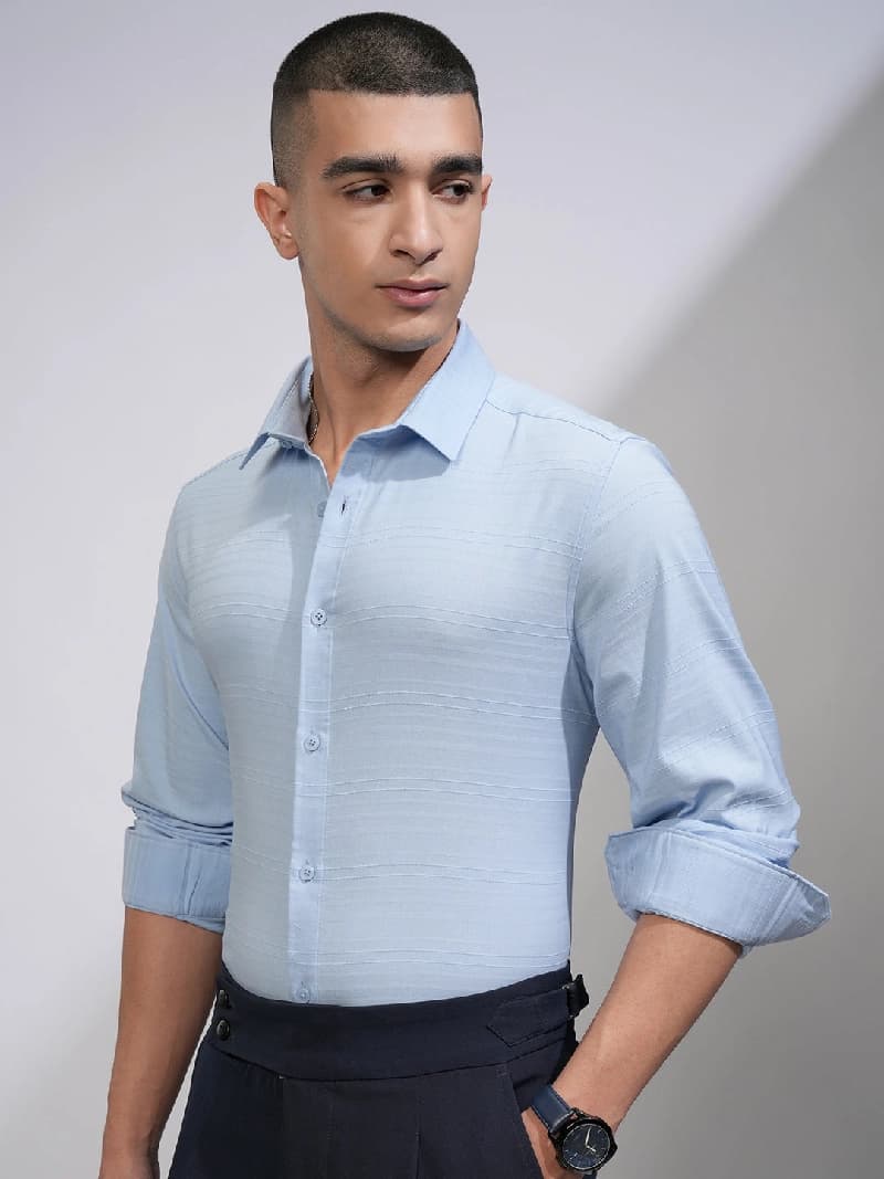 Men's Blue Casual Textured Slim Fit Shirt