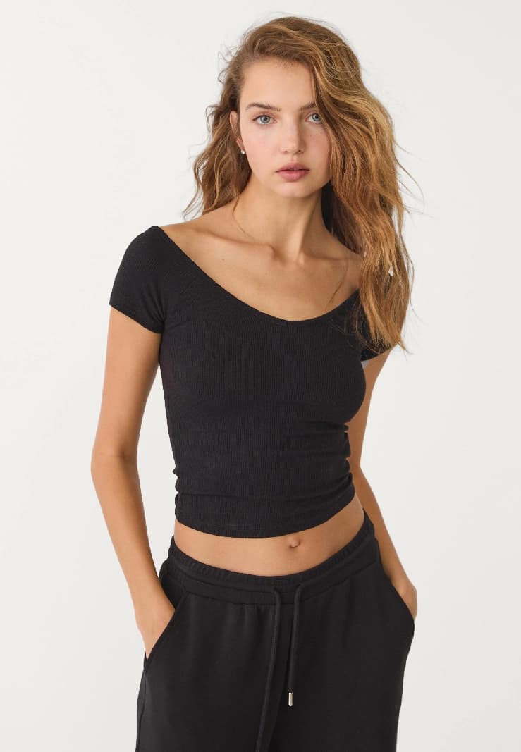 Women's Black Casual Solid Regular Fit Top