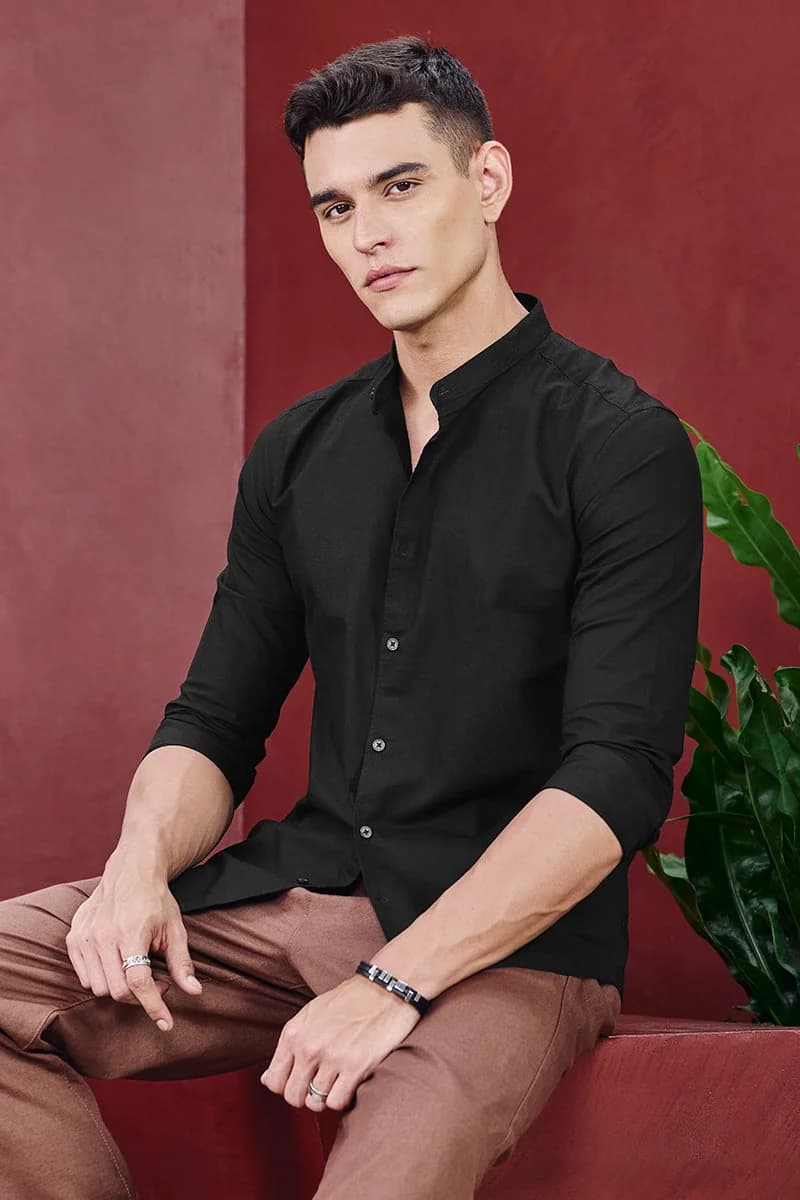 Men's Black Casual Solid Slim Fit Cotton Shirt