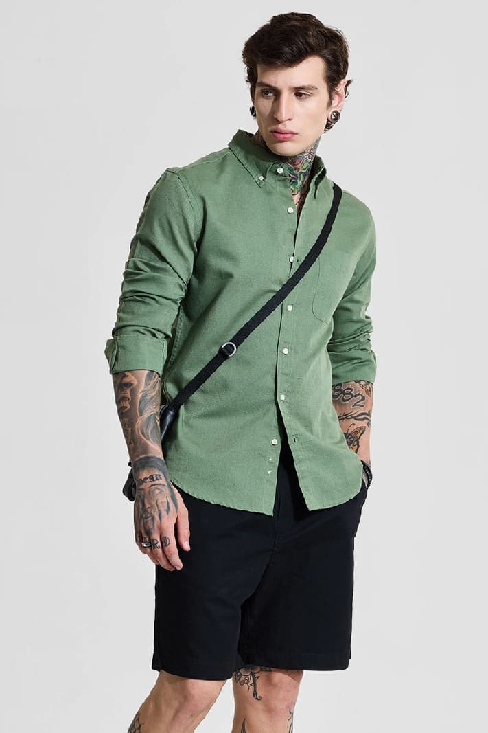 Men's Green Casual Solid Slim Fit Shirt