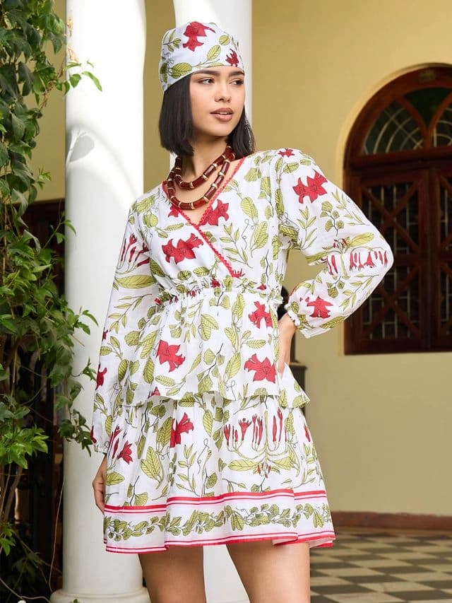 Women's White Casual Regular Fit Dress