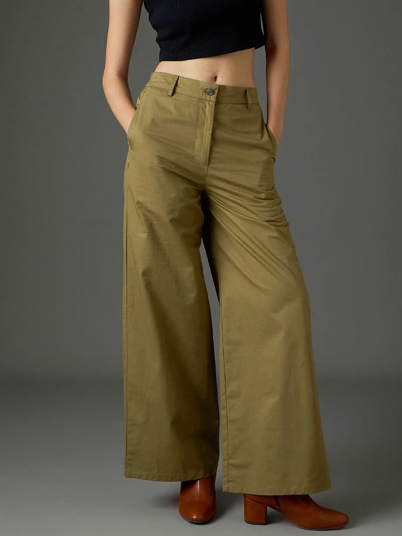 Women's Green Casual Solid Flared Fit Trouser