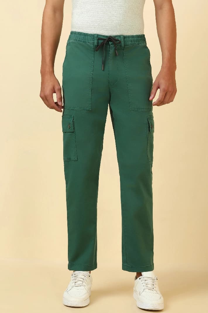 Men's Green Casual Solid Tapered Fit Trouser