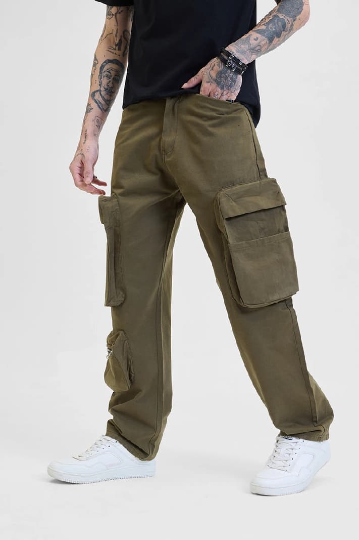 Men's Green Casual Solid Regular Fit Cargo