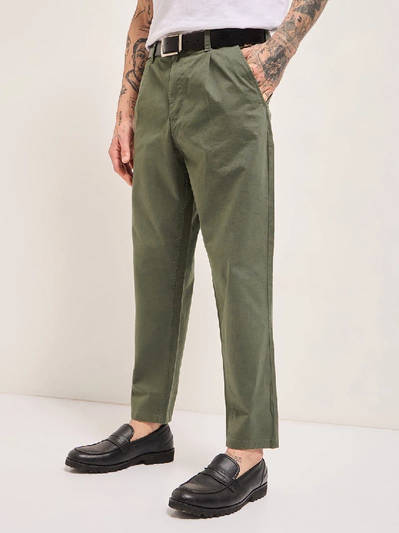 Men's Green Casual Solid Tapered Fit Trouser