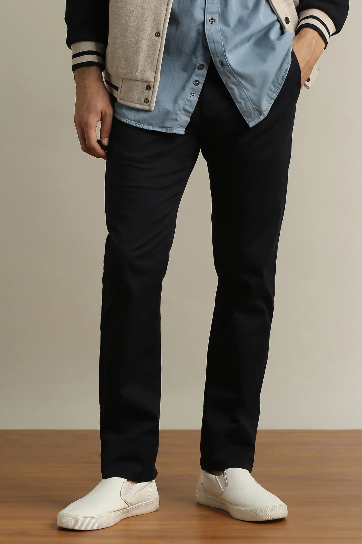 Men's Navy Casual Solid Slim Fit Trouser