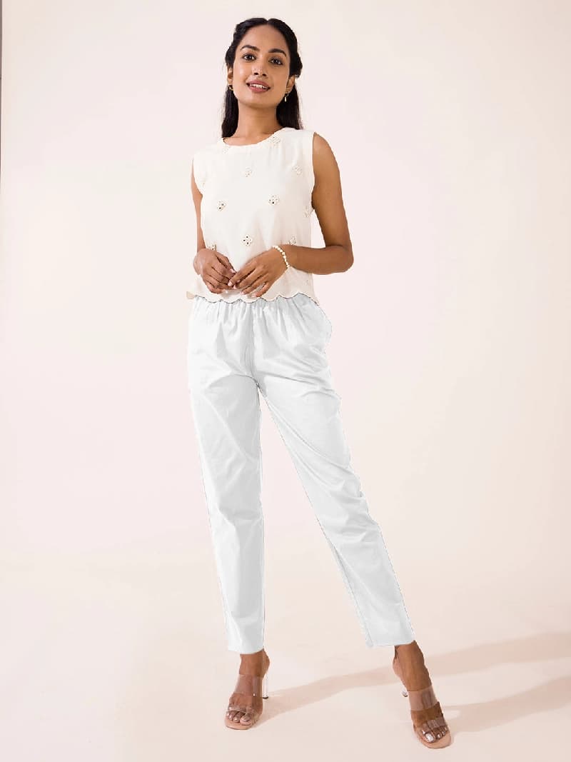 Women's White Casual Solid Tapered Fit Trouser