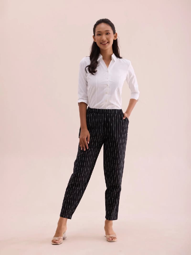 Women's Black Casual Printed Tapered Fit Trouser
