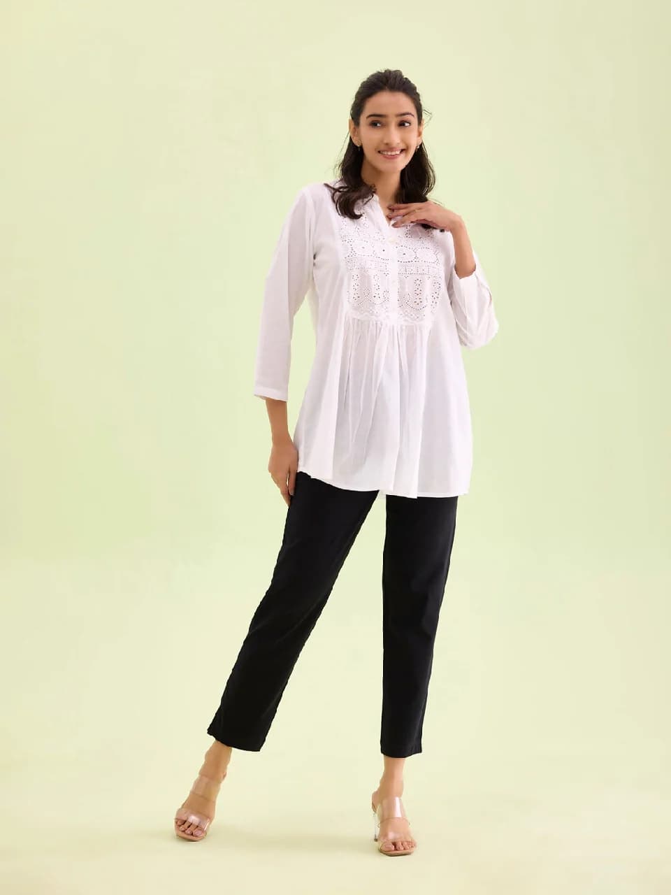 Women's Black Casual Solid Tapered Fit Trouser