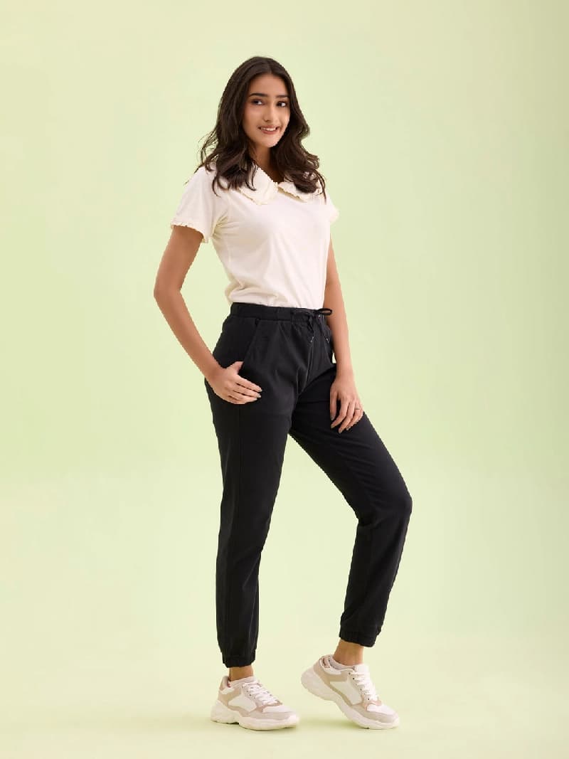 Women's Black Casual Solid Regular Fit Jogger