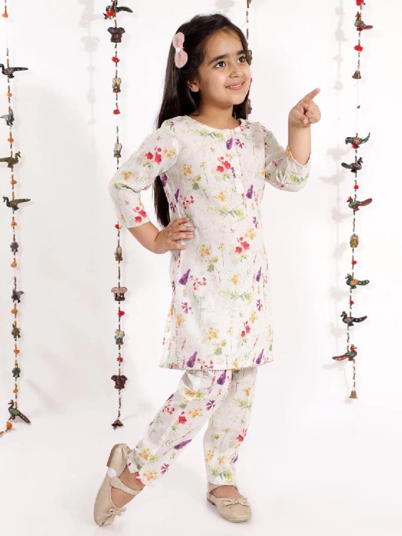 Girls White Festive Printed Three Quarter Sleeves Kurta with Pyjama