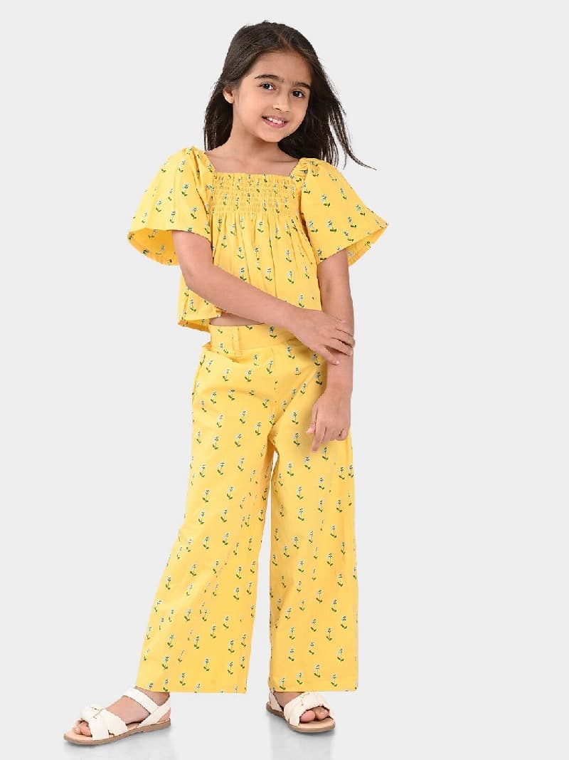 Girls Yellow Casual Printed Regular Fit Half Sleeves Clothing Set