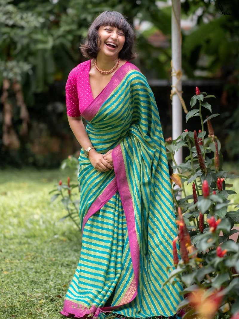 Women's Green Casual Solid Regular Fit Saree