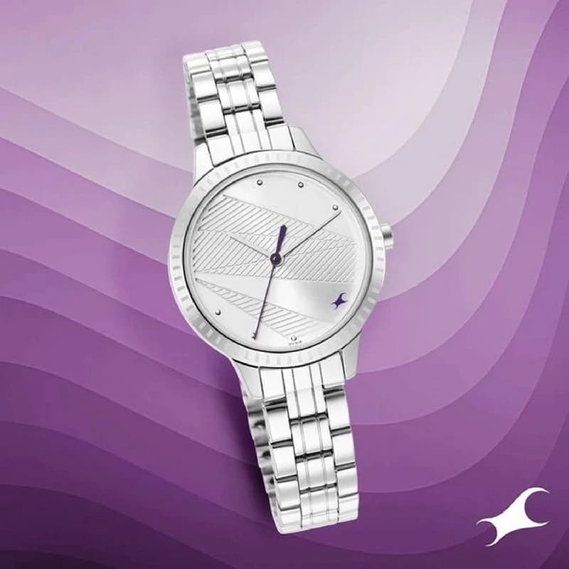 Women's Casual Silver Variations Round Dial Watch - NT6267SM01