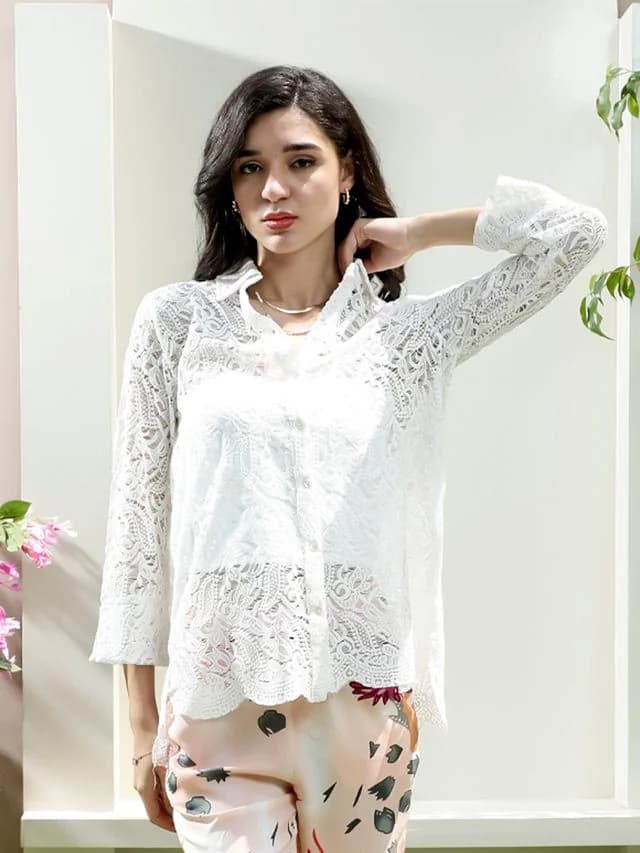 Women's White Casual Solid Regular Fit Shirt