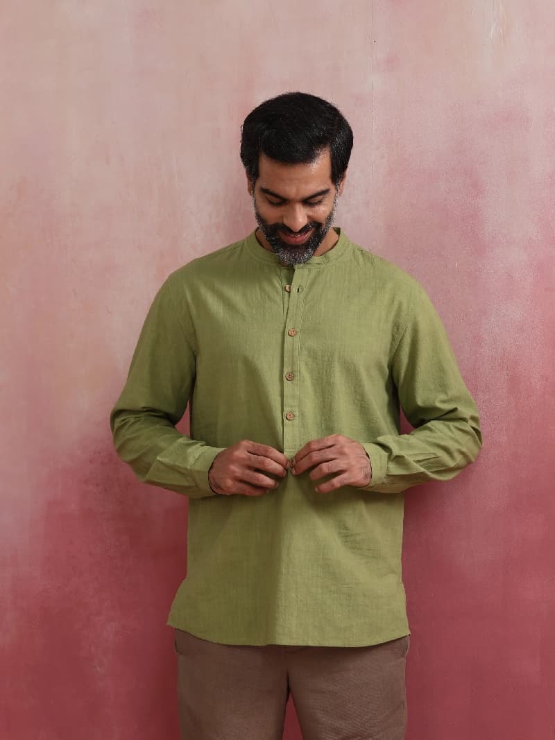 Men's Green Festive Solid Regular Fit Short Kurta