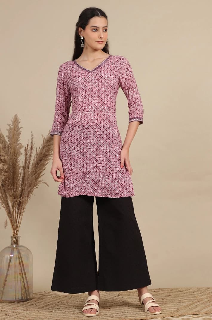 Women's Pink Casual Printed Regular Fit Kurti