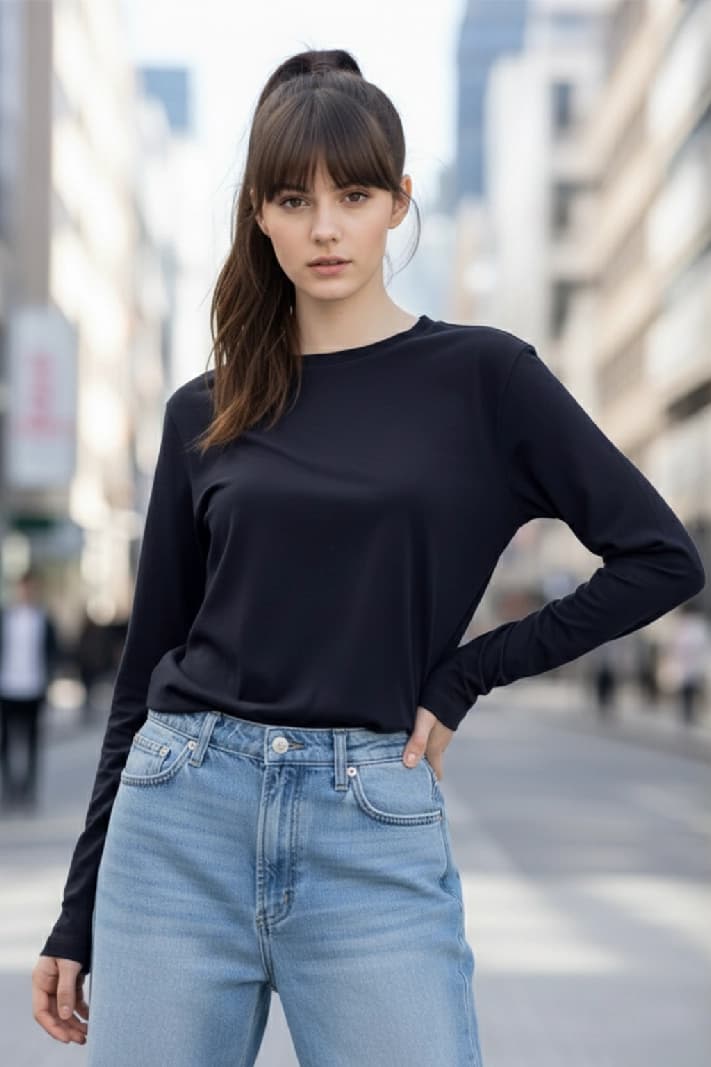 Women's Navy Casual Solid Regular Fit Tshirt