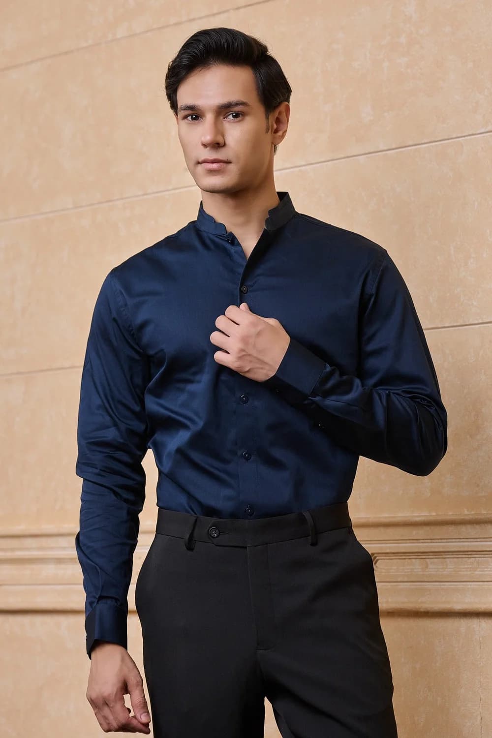 Men's Navy Casual Solid Regular Fit Cotton Shirt