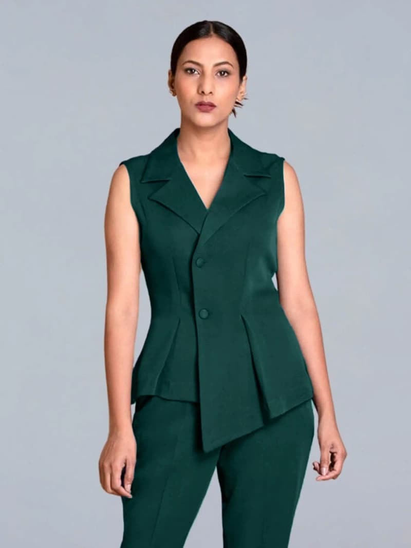 Women's Green Casual Solid Regular Fit Top