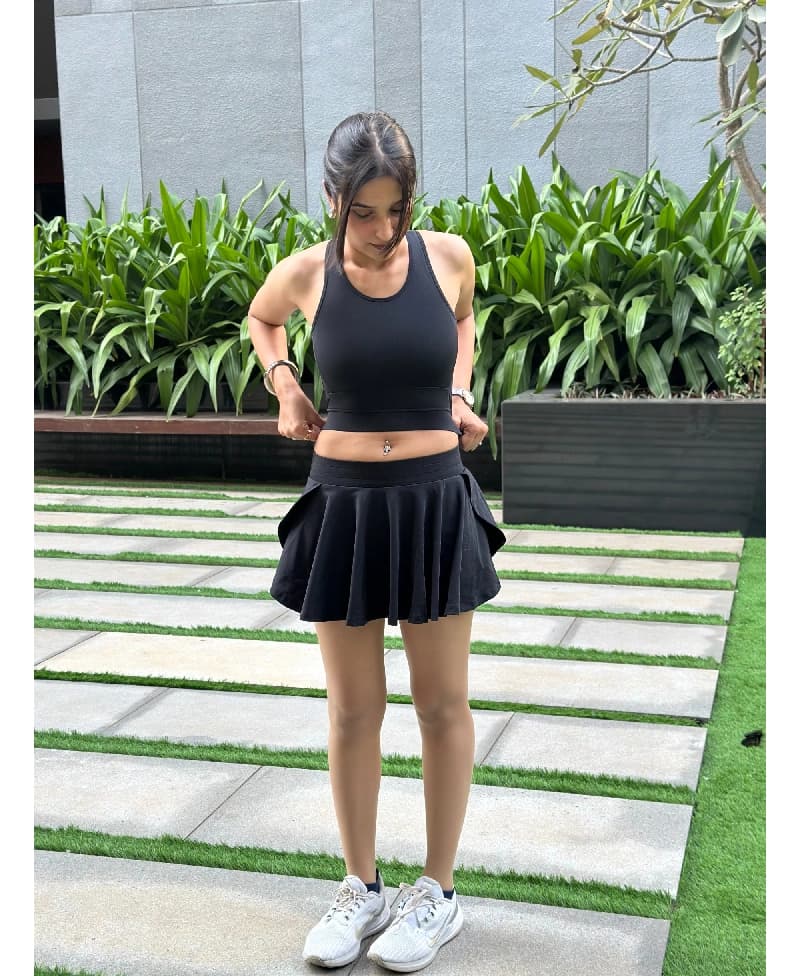 Women's Black Sports Solid Regular Fit Skort