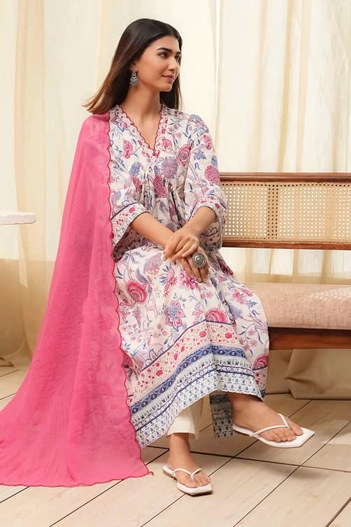 Women's White Festive Printed Three Quarter Sleeves Kurta Set