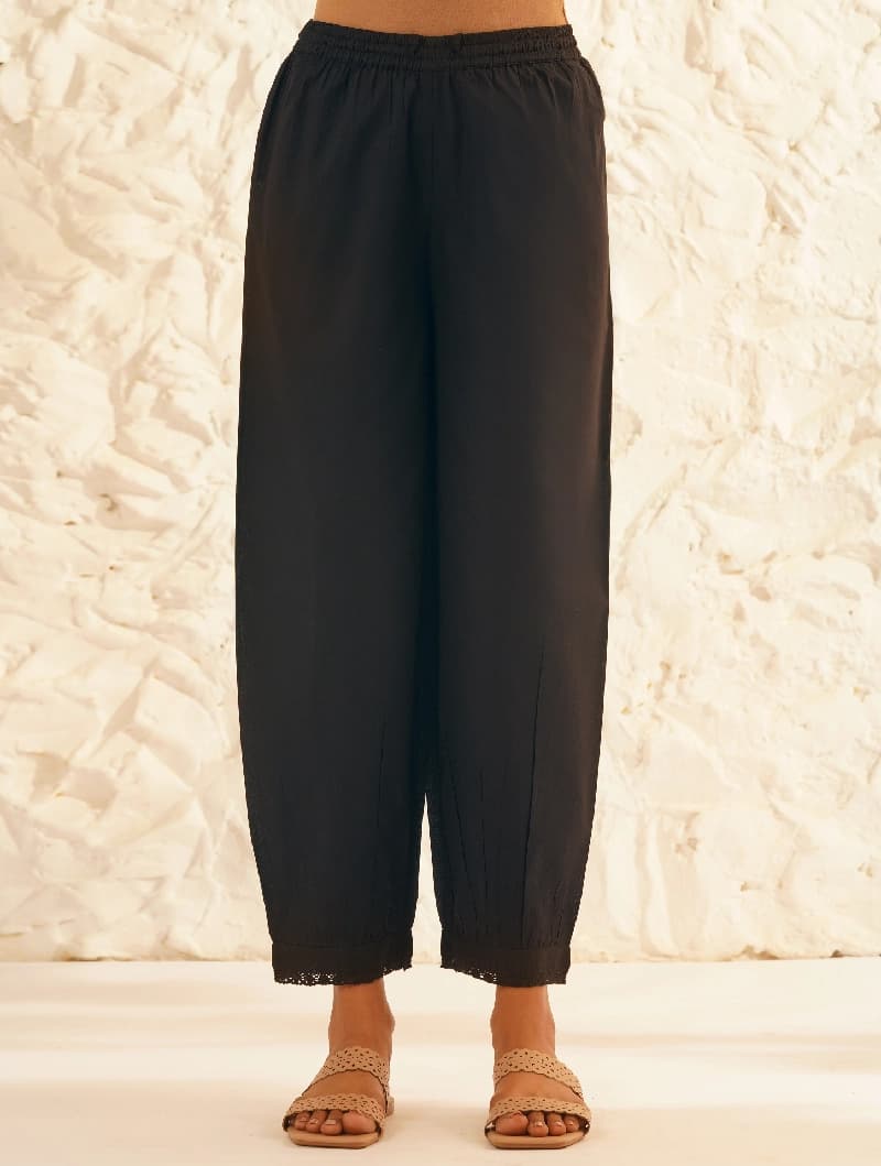 Women's Black Casual Solid Regular Fit Trouser