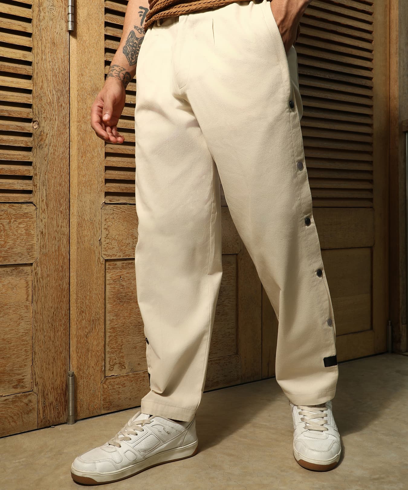 Men's White Casual Solid Regular Fit Trouser