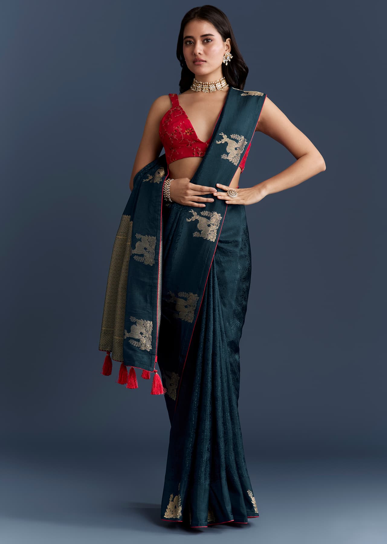 Women's Festive Navy Blue Jacquard Woven Saree With Intricate Zari Embroidery