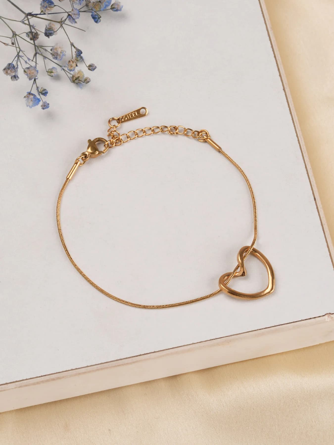 Women's Gold Casual Wear Gold Plated Stainless Steel Bracelet