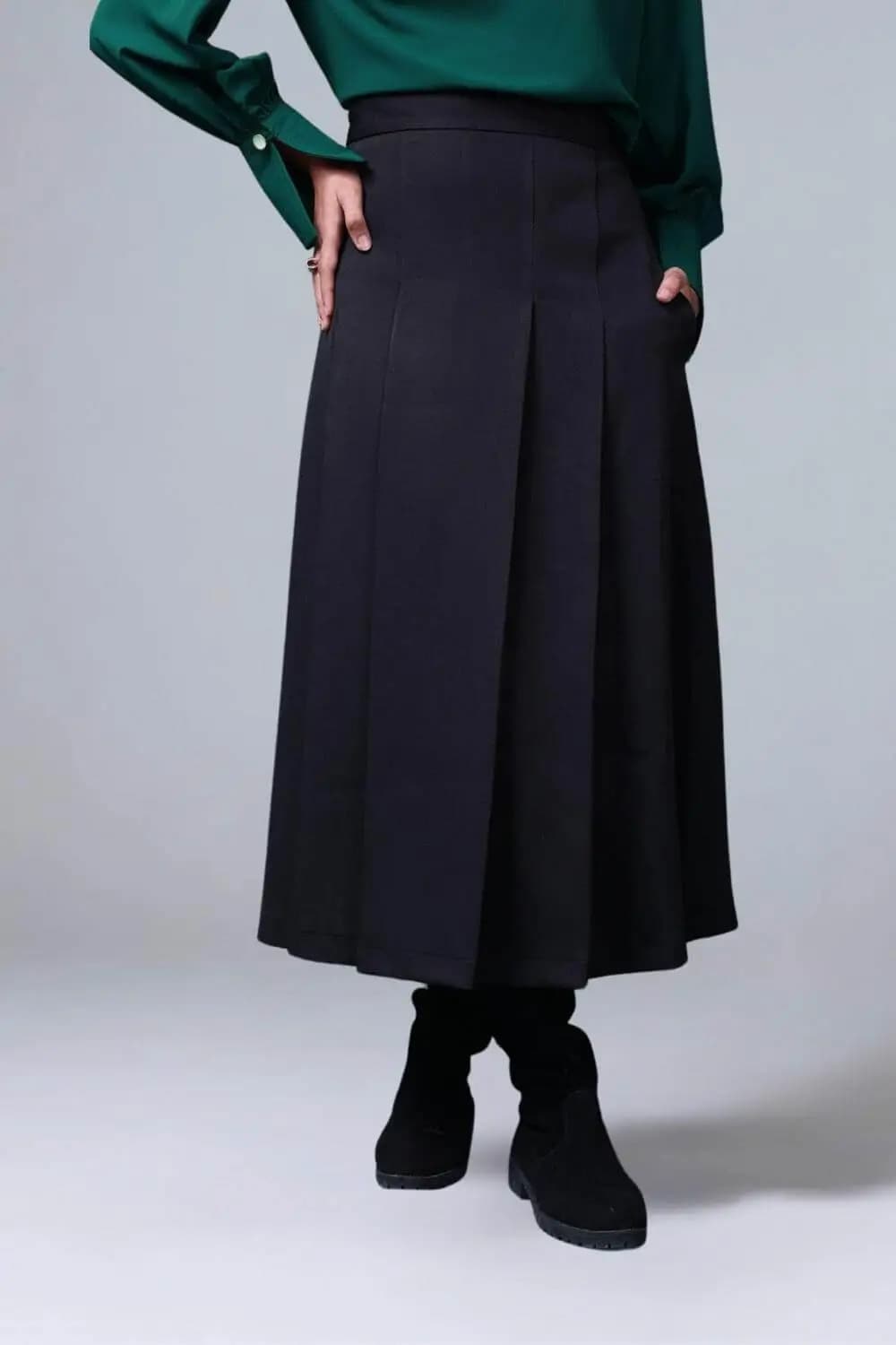 Women's Black Formal Solid High Rise Waistband Elite Box Pleat Skirt