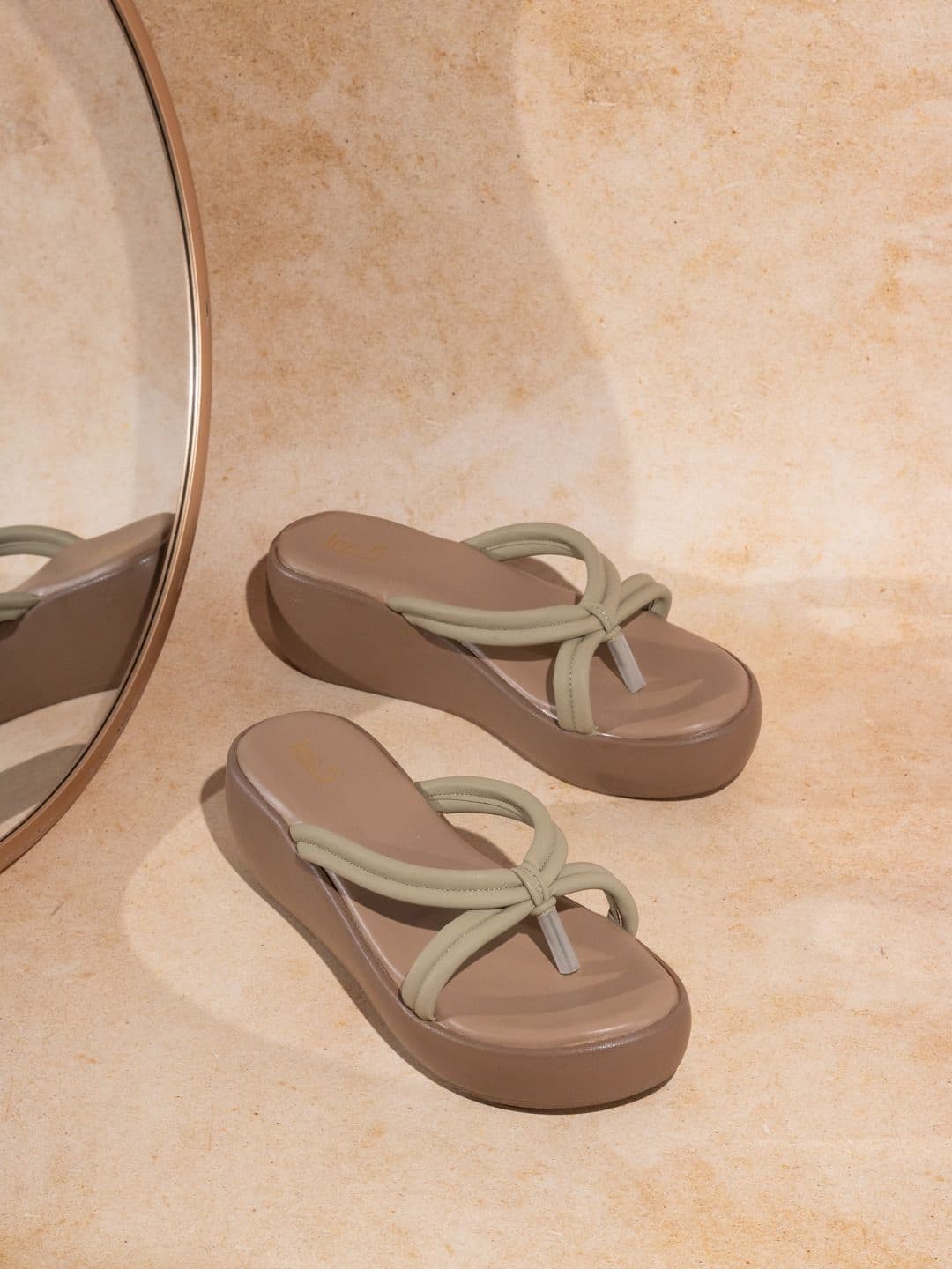 Women's Pista Casual Synthetic Wedge Heel Wedges Sandals