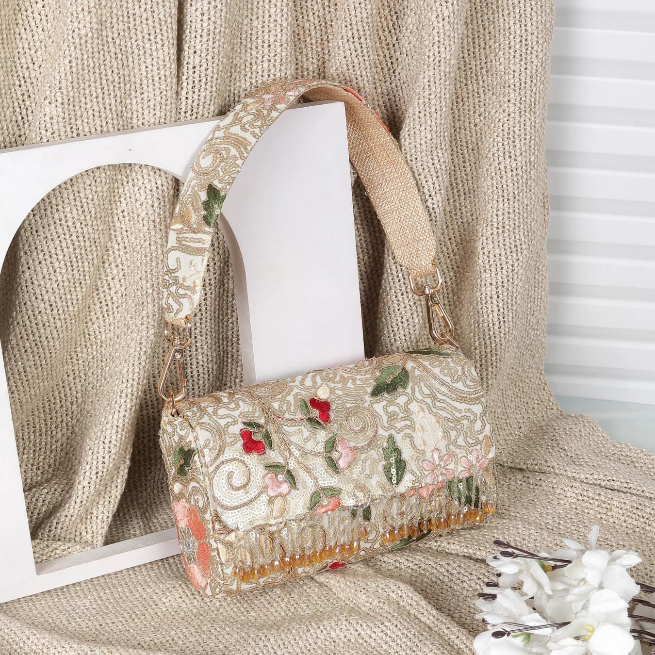 Women's Multicolor Casual Fabric Handbag