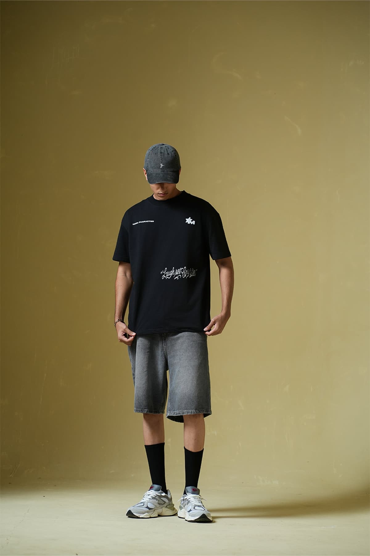 Men's Black Casual Oversized Fit Half Sleeves Tshirt