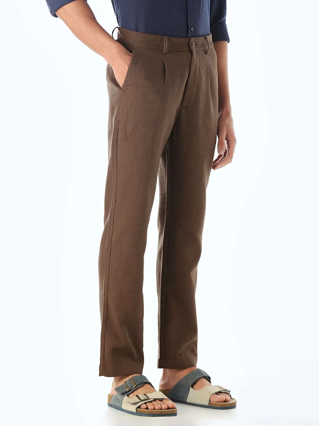 Men's Brown Casual Slim Fit Mid Rise Chinos