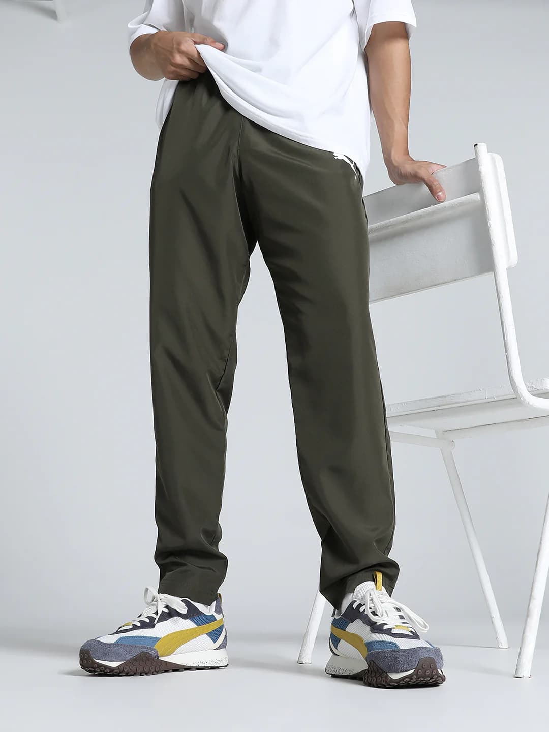 Men's Green Casual Solid Woven Trackpant