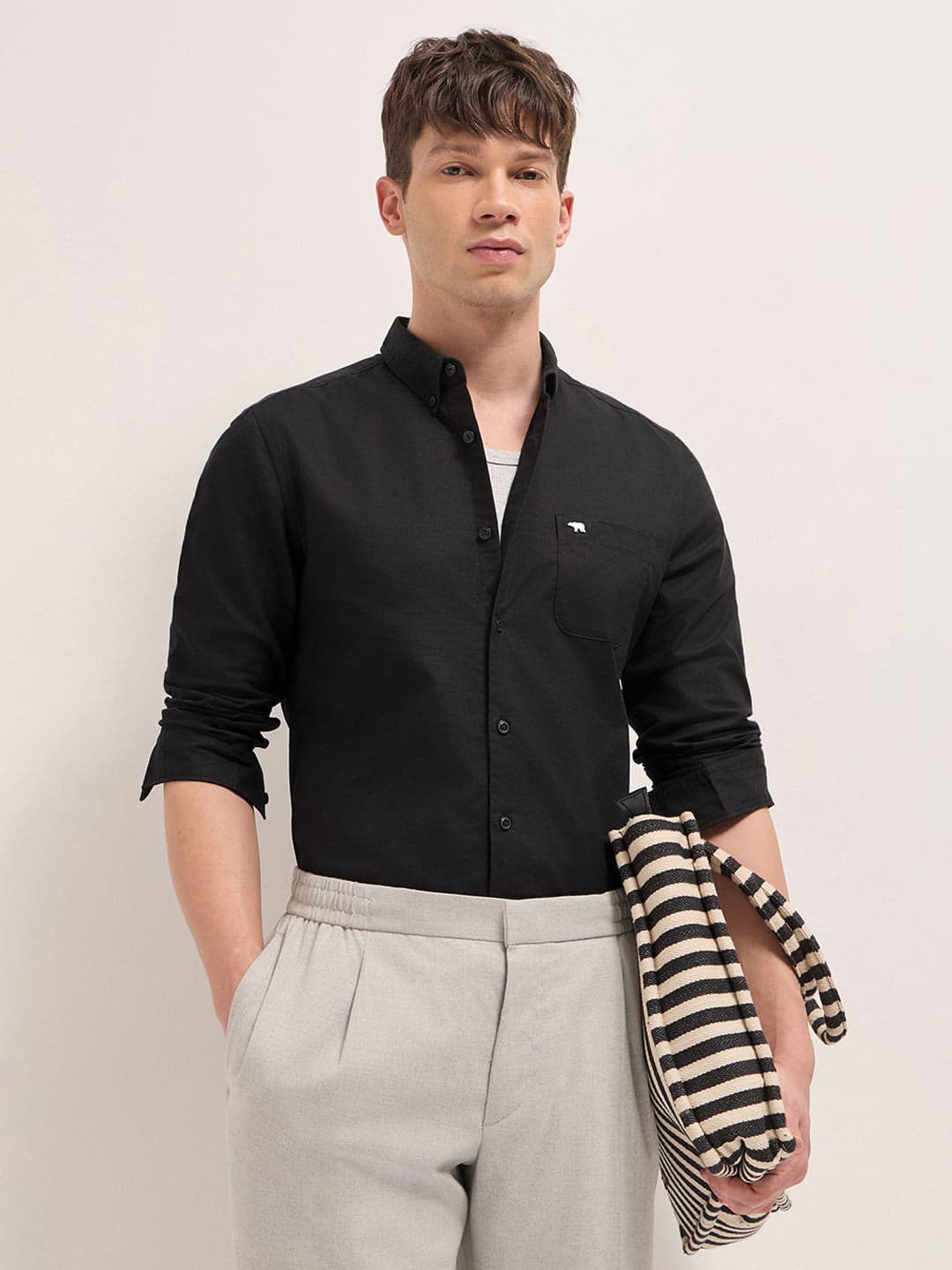 Men's Black Solid Cotton Slim Fit Casual Shirt with Button-Down Collar