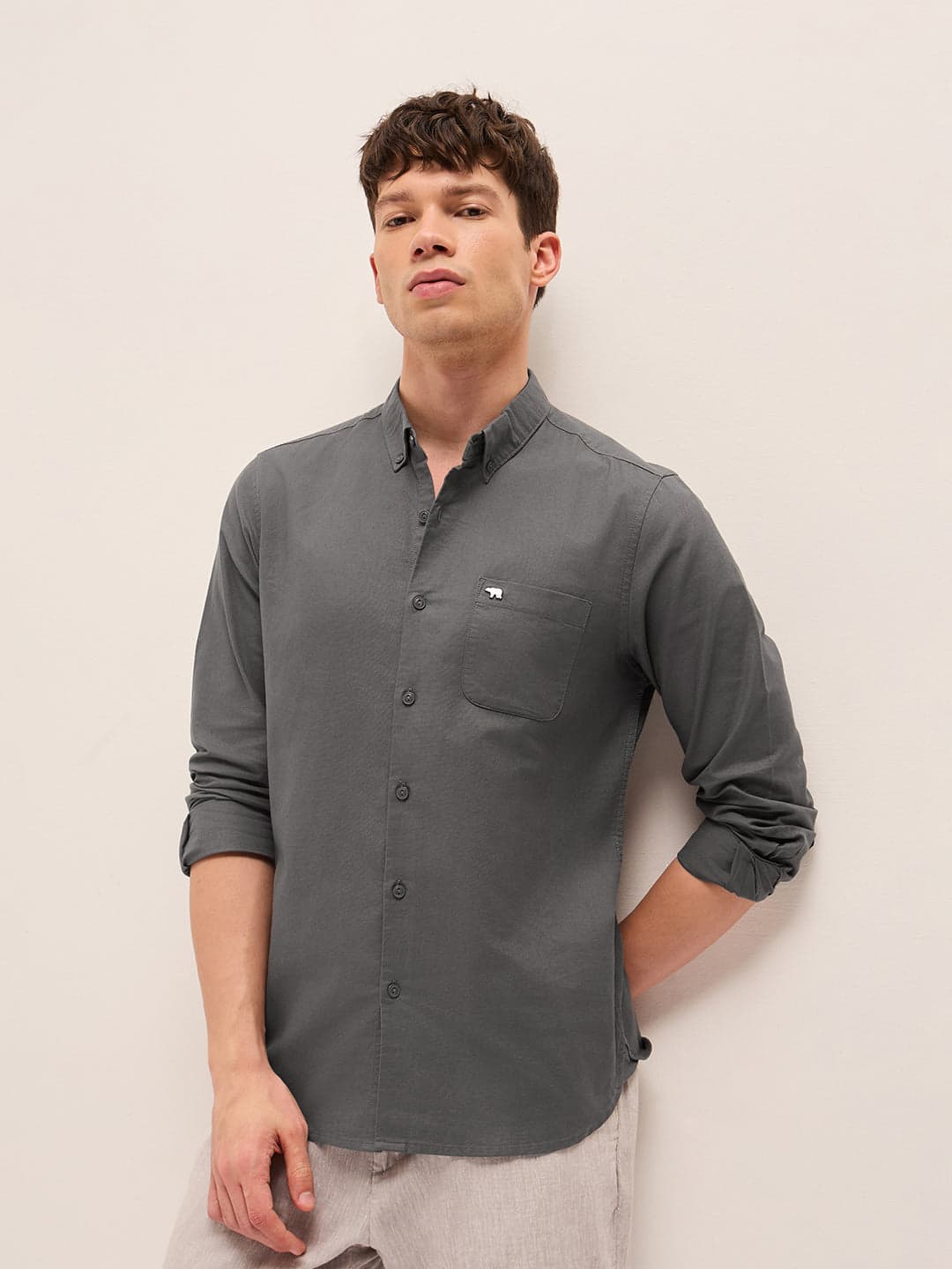 Men's Grey Solid Cotton Slim Fit Casual Shirt with Button-Down Collar