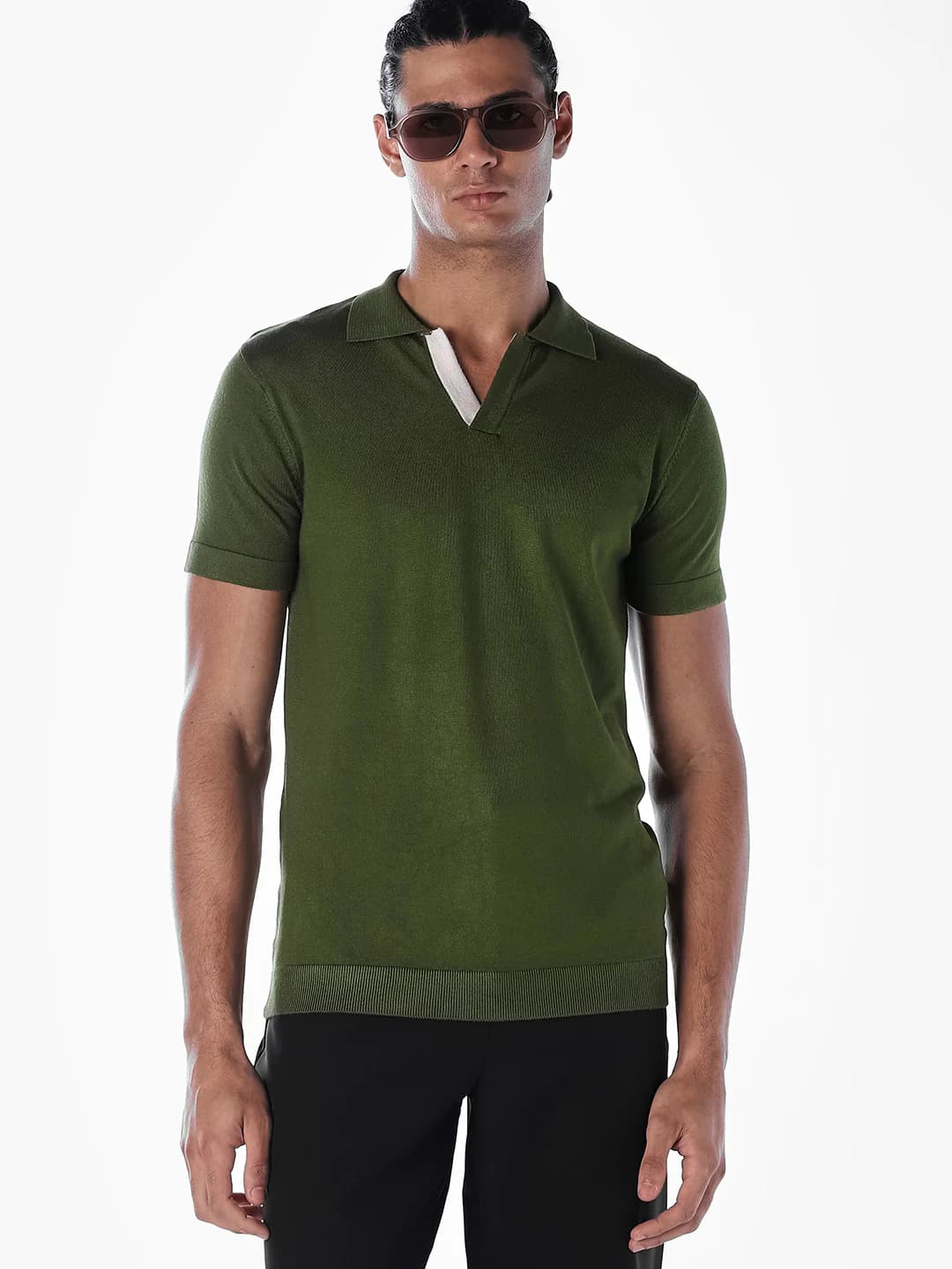 Men's Green Casual Half Sleeves Solid Polo Tshirt