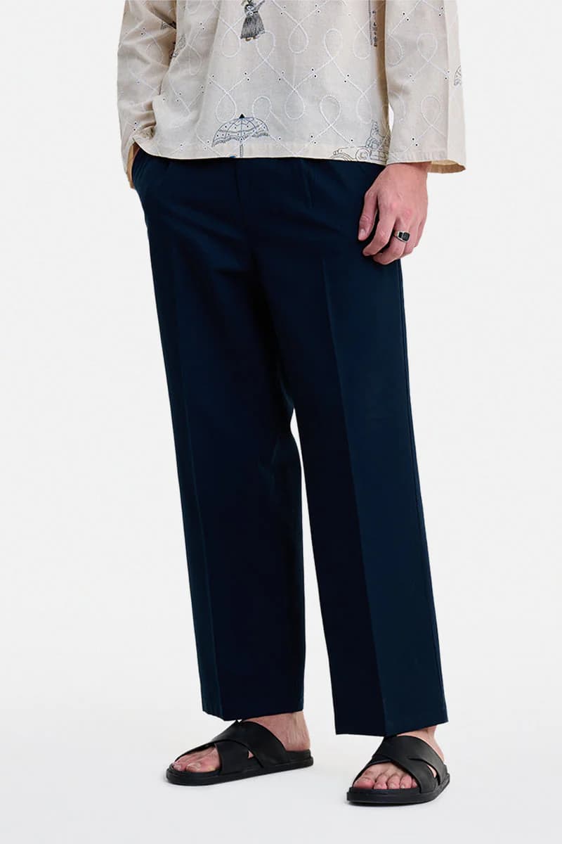 Men's Navy Casual Regular Fit Solid Trouser