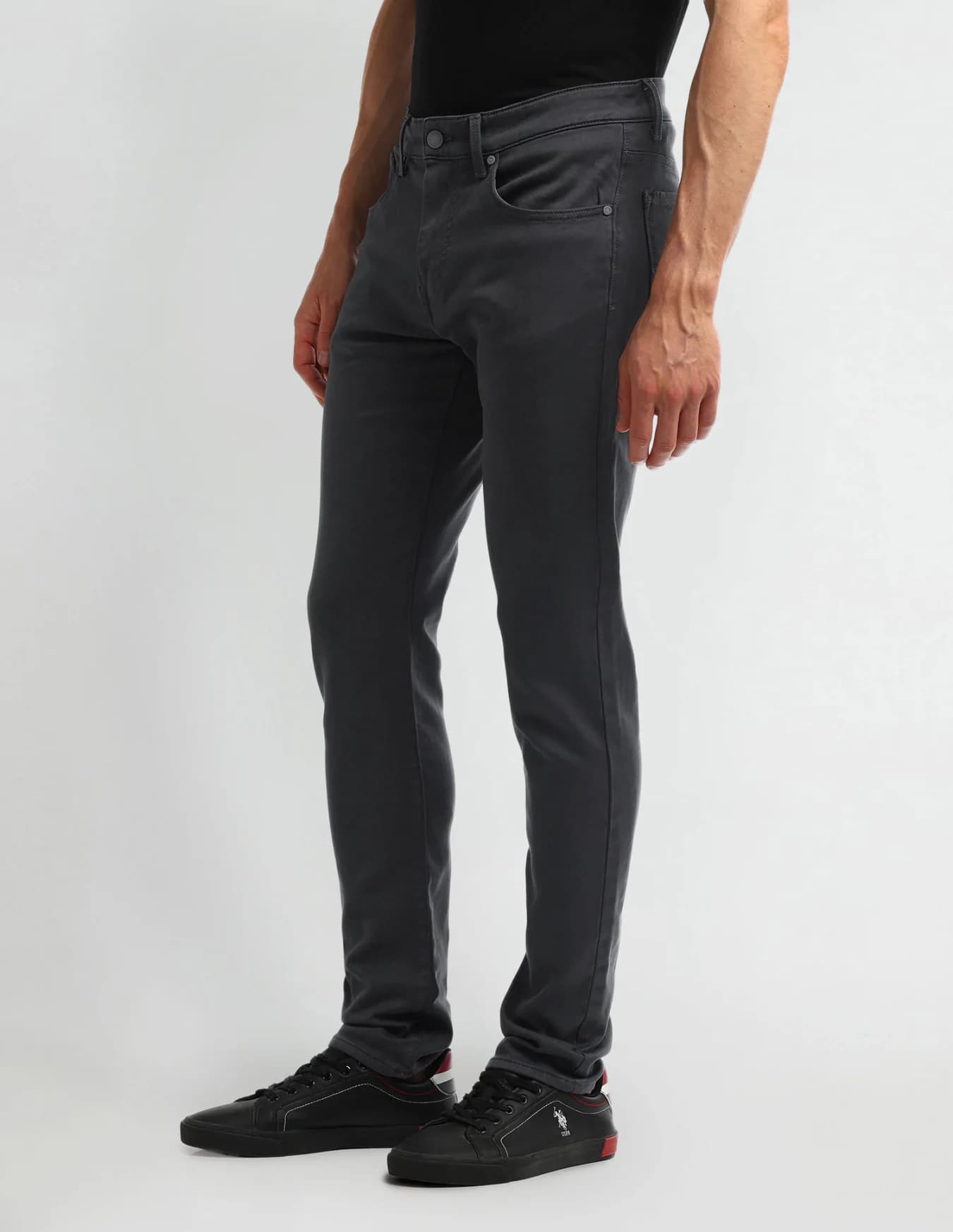 Men's Grey Casual Tapered Fit Mid Rise Non-Faded Jeans