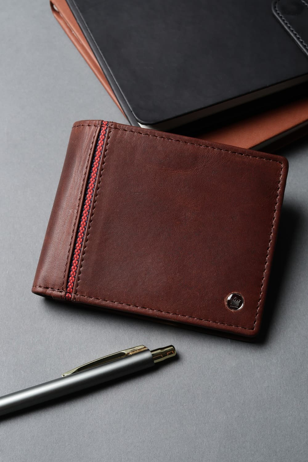 Men's Brown Textured Bifold Multicard Wallet