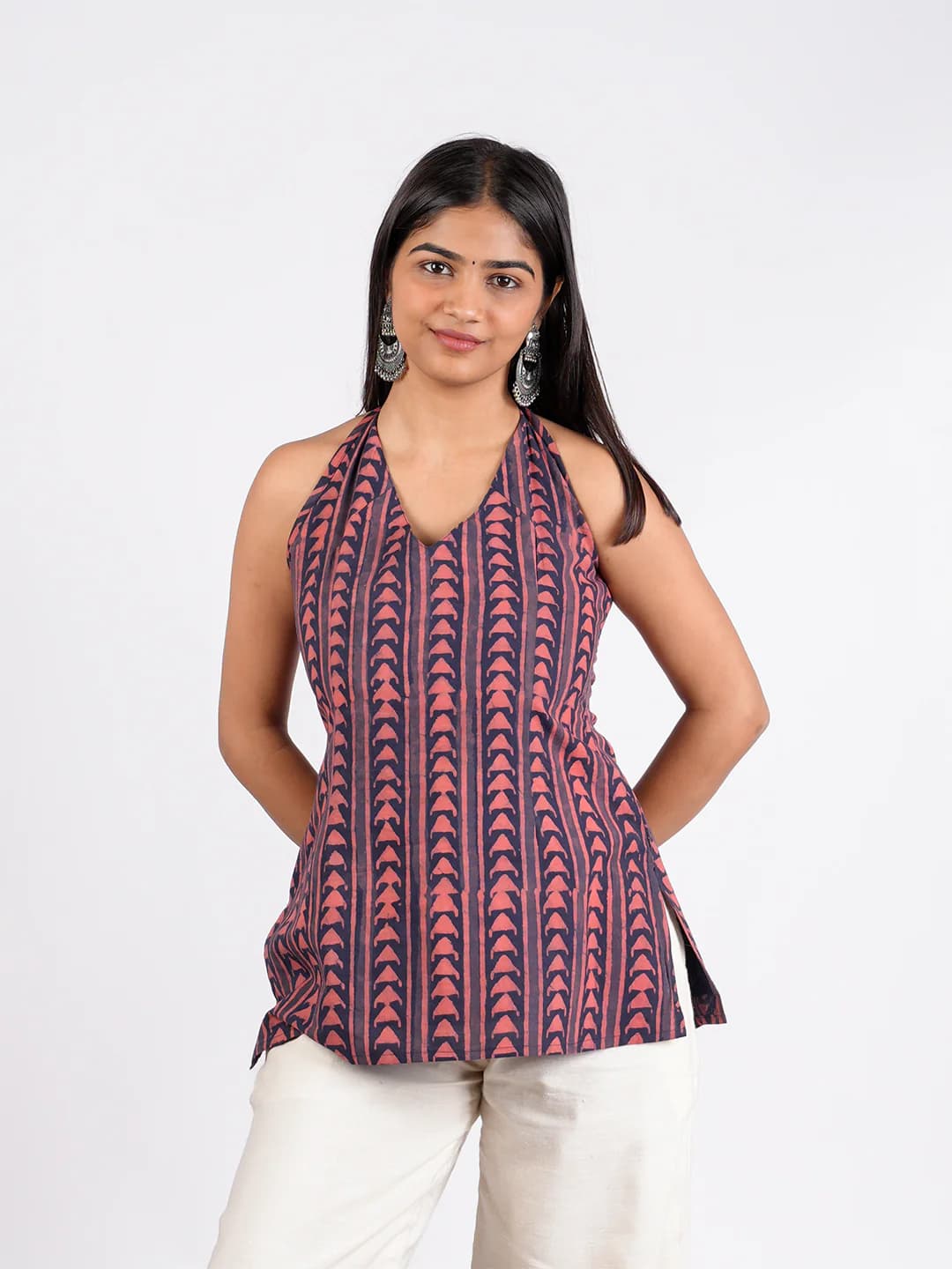 Women's Pink Casual Geometric Slim Fit Halter Neck Kurti
