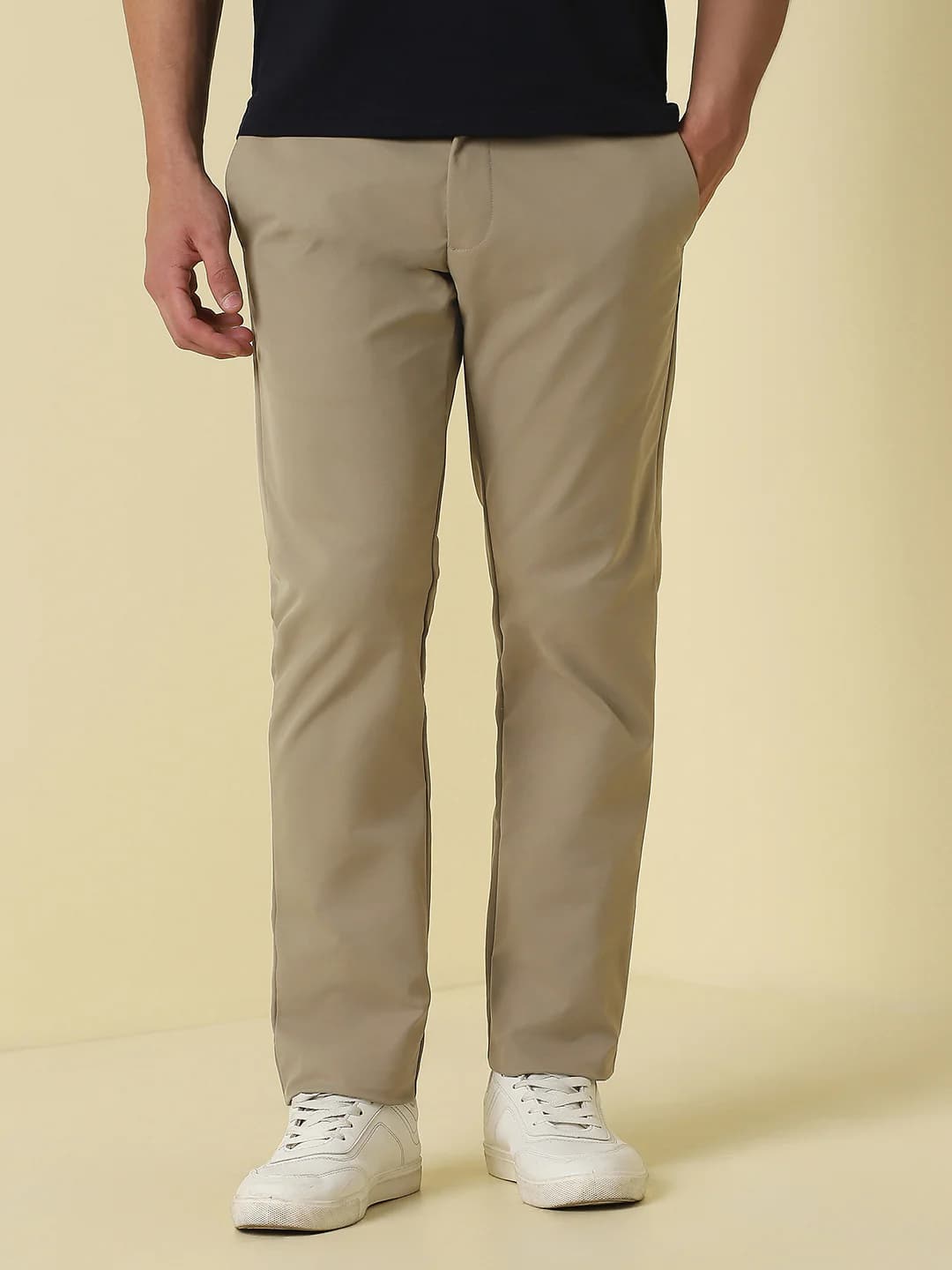 Men's Green Casual Solid Slim Fit Mid Rise Trouser