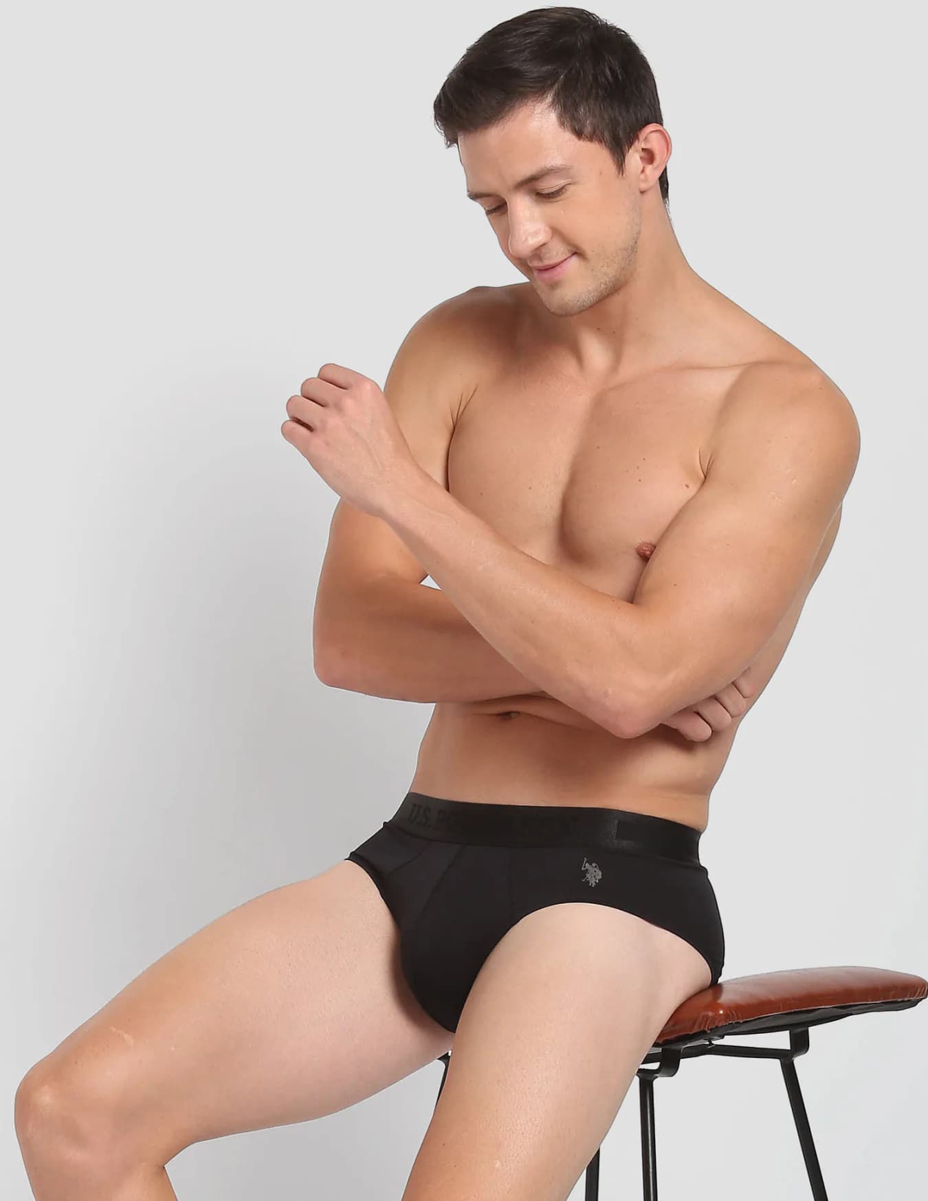 Men's Black Regular Fit Mid Rise Briefs