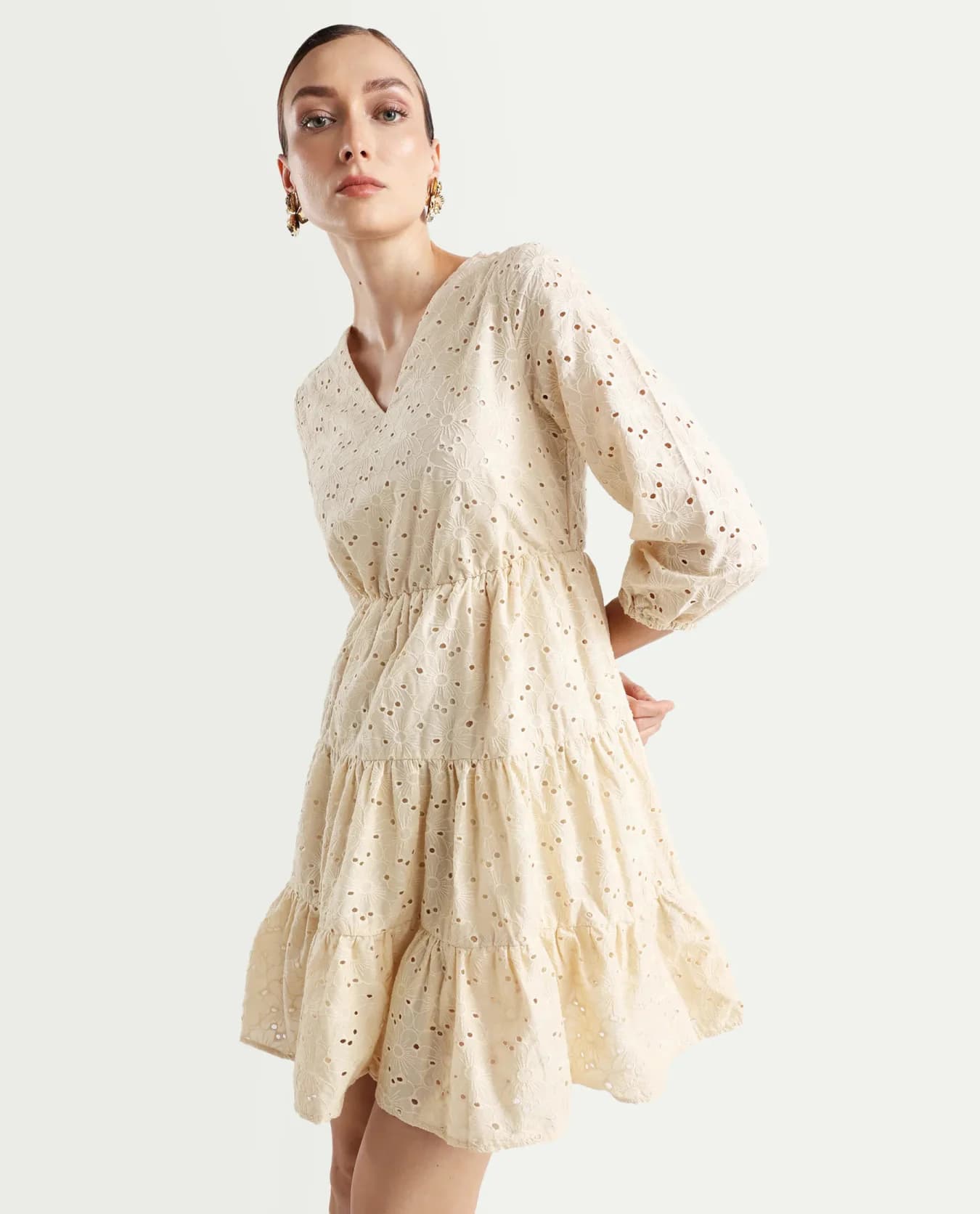 Women's Cream Casual Solid Fit & Flared V-Neck Dress