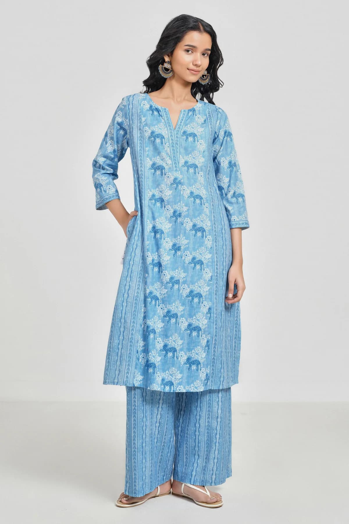 Women's Blue Casual Split Neck Abstract Kurta Set
