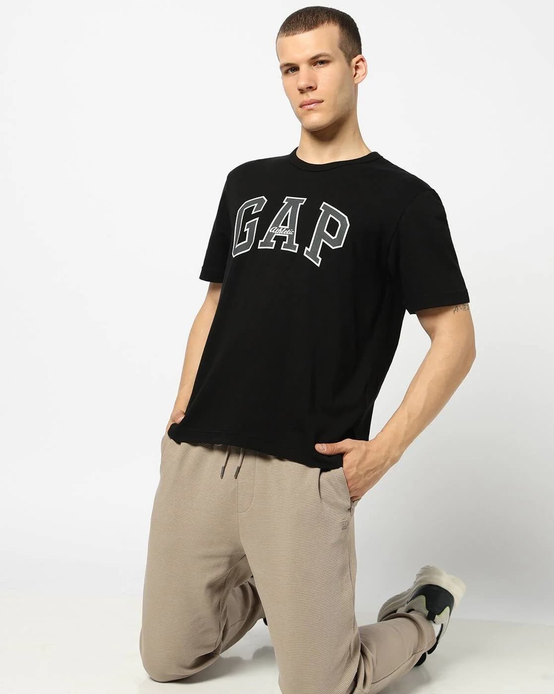 Men's Black Casual Regular Fit Half Sleeves Tshirt
